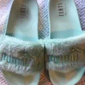 Rihanna FENTY fur slides women’s 8.5